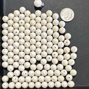 35.  Eggshell Color Vintage Loose Beads With Hidden Silvertone Box Clasp